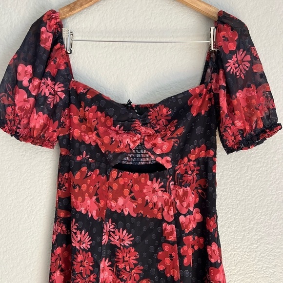 Truly Charming Black & Red Floral Puff Sleeve Cutout Midi Dress S NWOT - Picture 5 of 11
